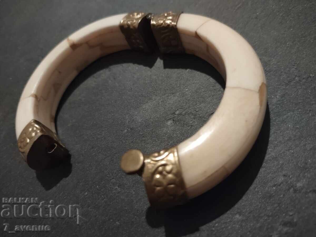 Necklace, unique bone and bronze 70s 12.10.25 - 6