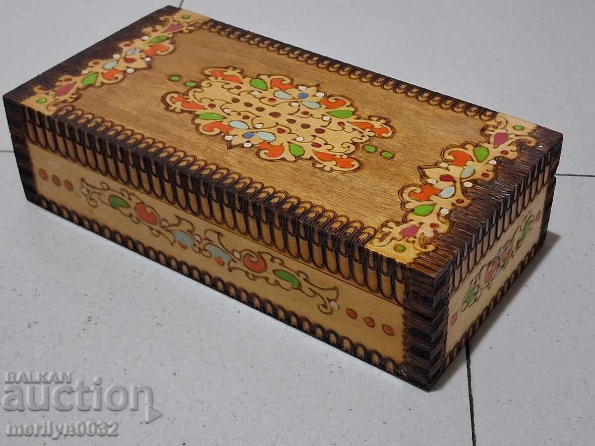 Κουτί για αξεσουάρ κουρέα, ΝΠΔ