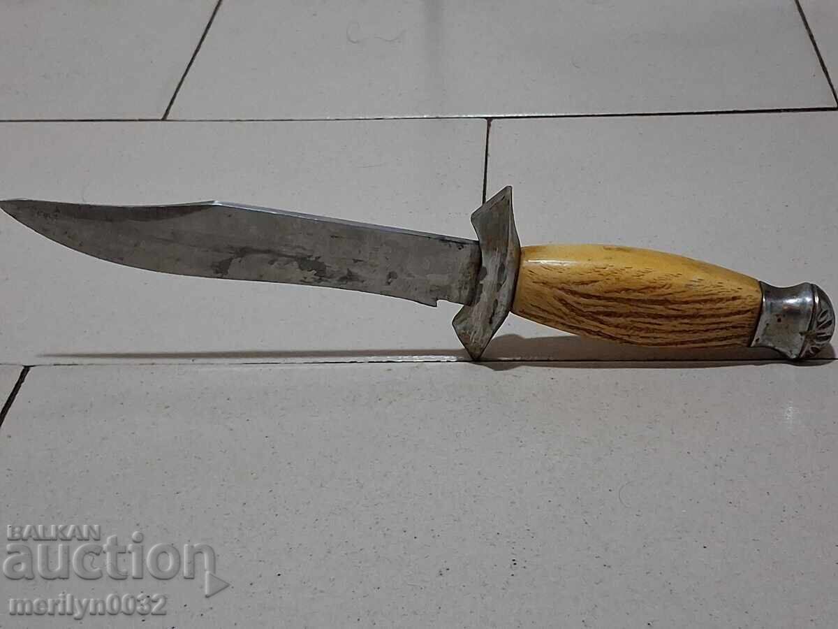 Παράδοση Αρχαίο μαχαίρι με φρουρά, χωρίς θήκη Παράδοση Αρχαίο μαχαίρι με φρουρά, χωρίς θήκη