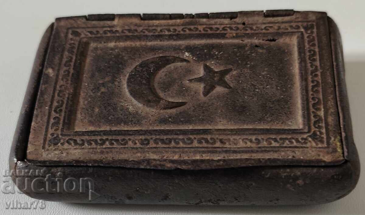 стара кутия за тютюн от първата световна война с полумесец и с цена 149.99 лв. | € 76.69