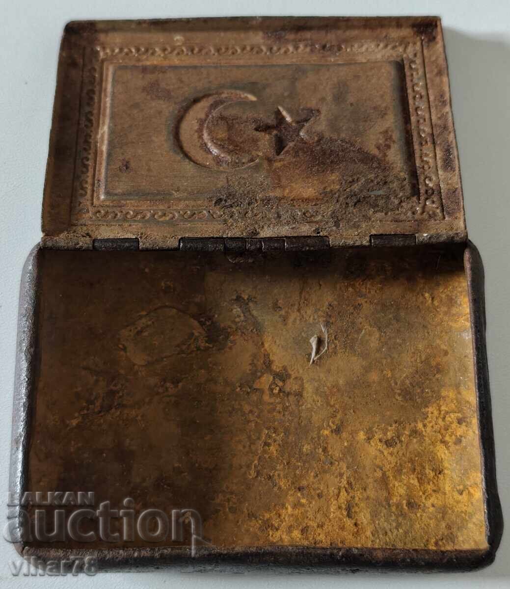 Доставка на стара кутия за тютюн от първата световна война с полумесец и