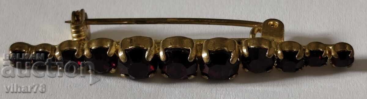 БРОШКА с цена 36.99 лв. | € 18.91 БРОШКА с цена 36.99 лв. | € 18.91