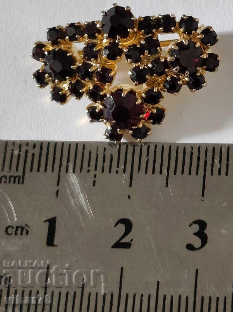 БРОШКА с цена 56.99 лв. | € 29.14