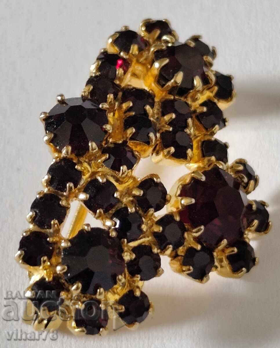 Доставка на БРОШКА