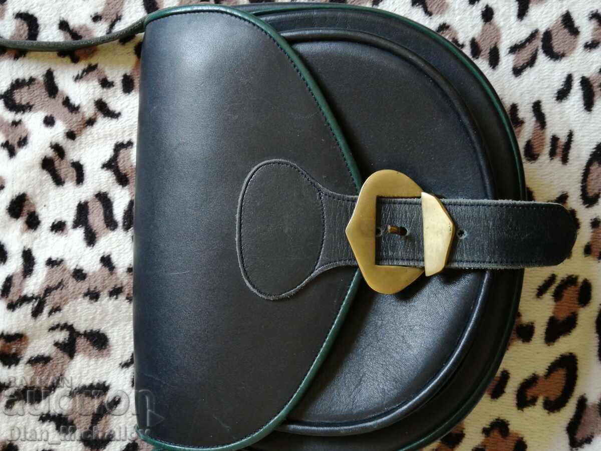 Geantă de mână din piele naturală cu preț 20.00 BGN | € 10.23