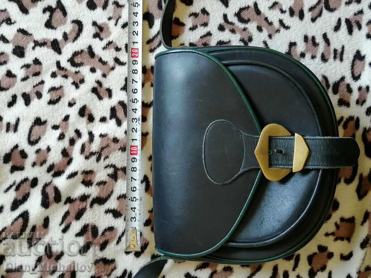 Livrarea Geantă de mână din piele naturală