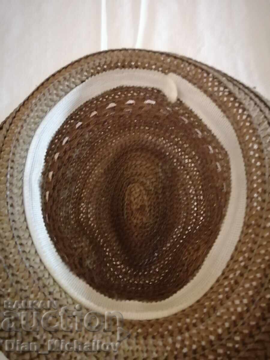 Стара Шапка с цена € 1.00 | 1.96 лв.