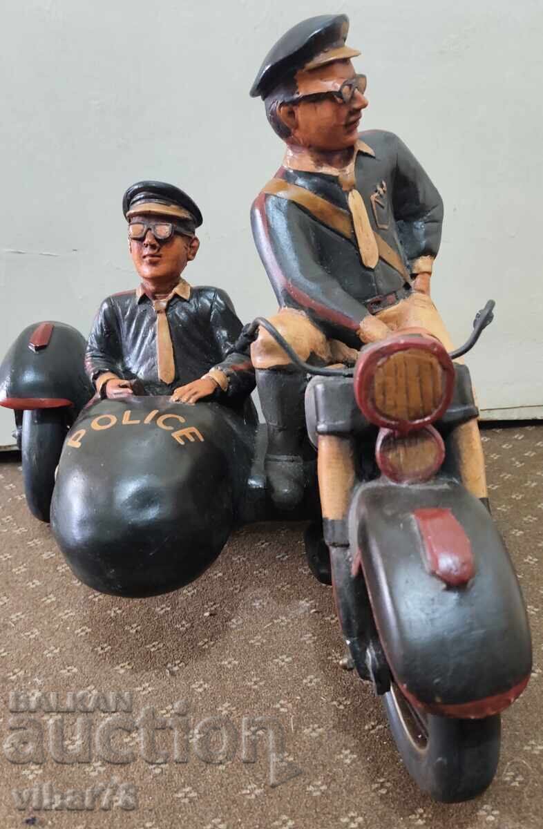 Delivery of Old large figure of a traffic policeman with a basket Delivery of Old large figure of a traffic policeman with a basket