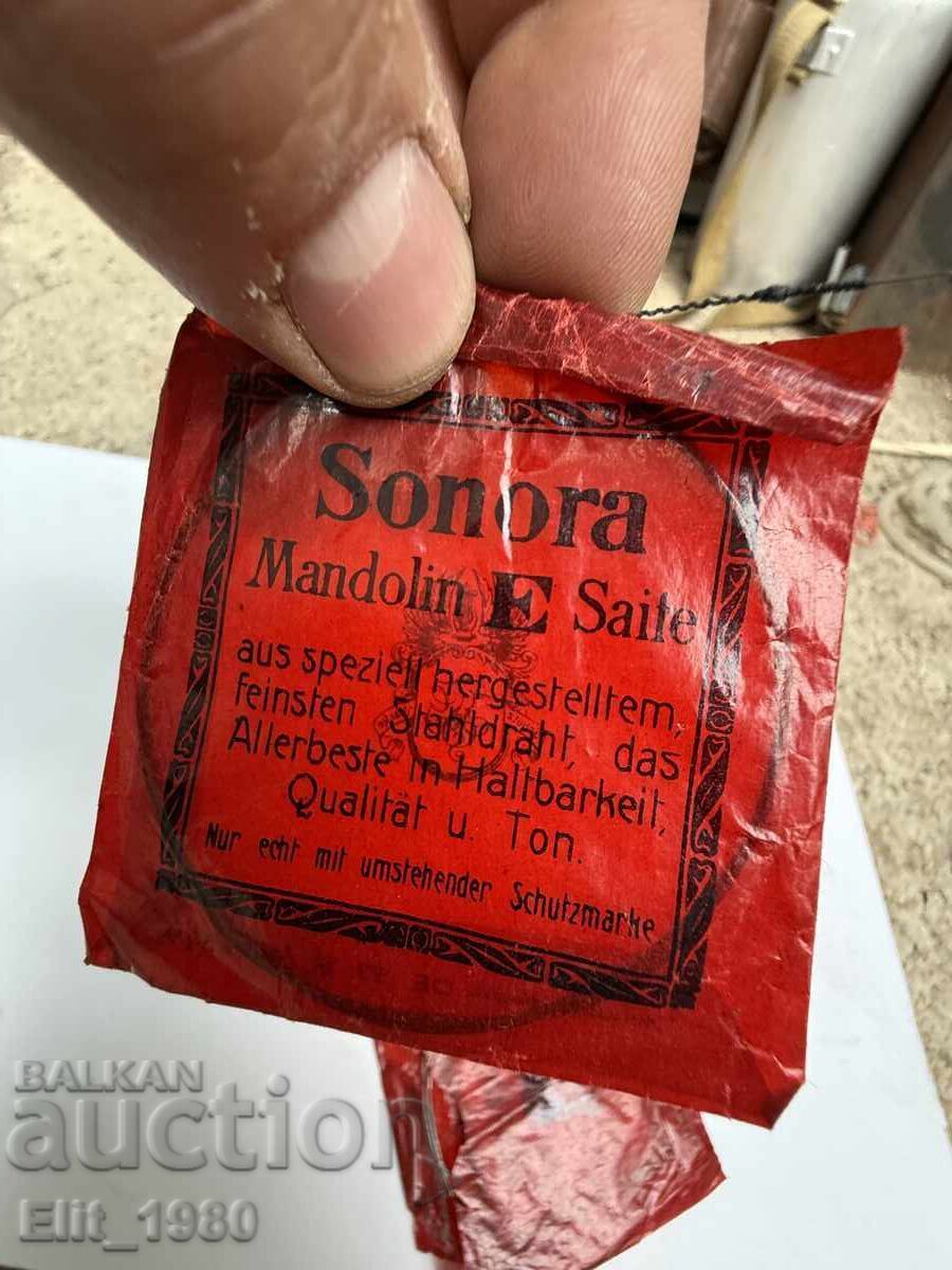 Delivery of Mandolin Strings