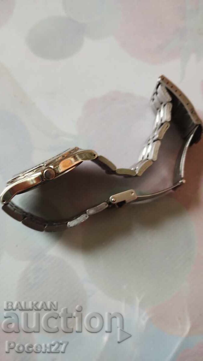 Licitație Ceas de cuarț Q- Q