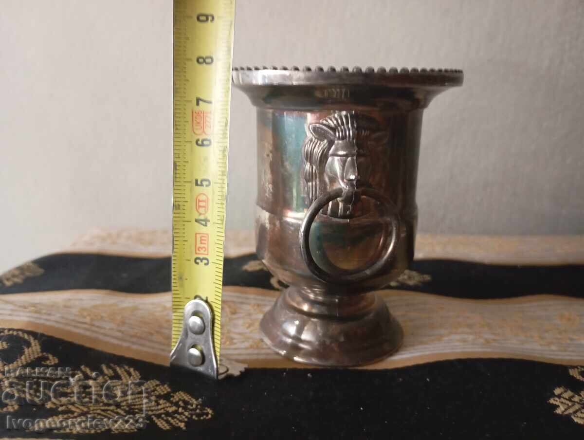 Съд за клечки за зъби с цена 22.00 лв. | € 11.25