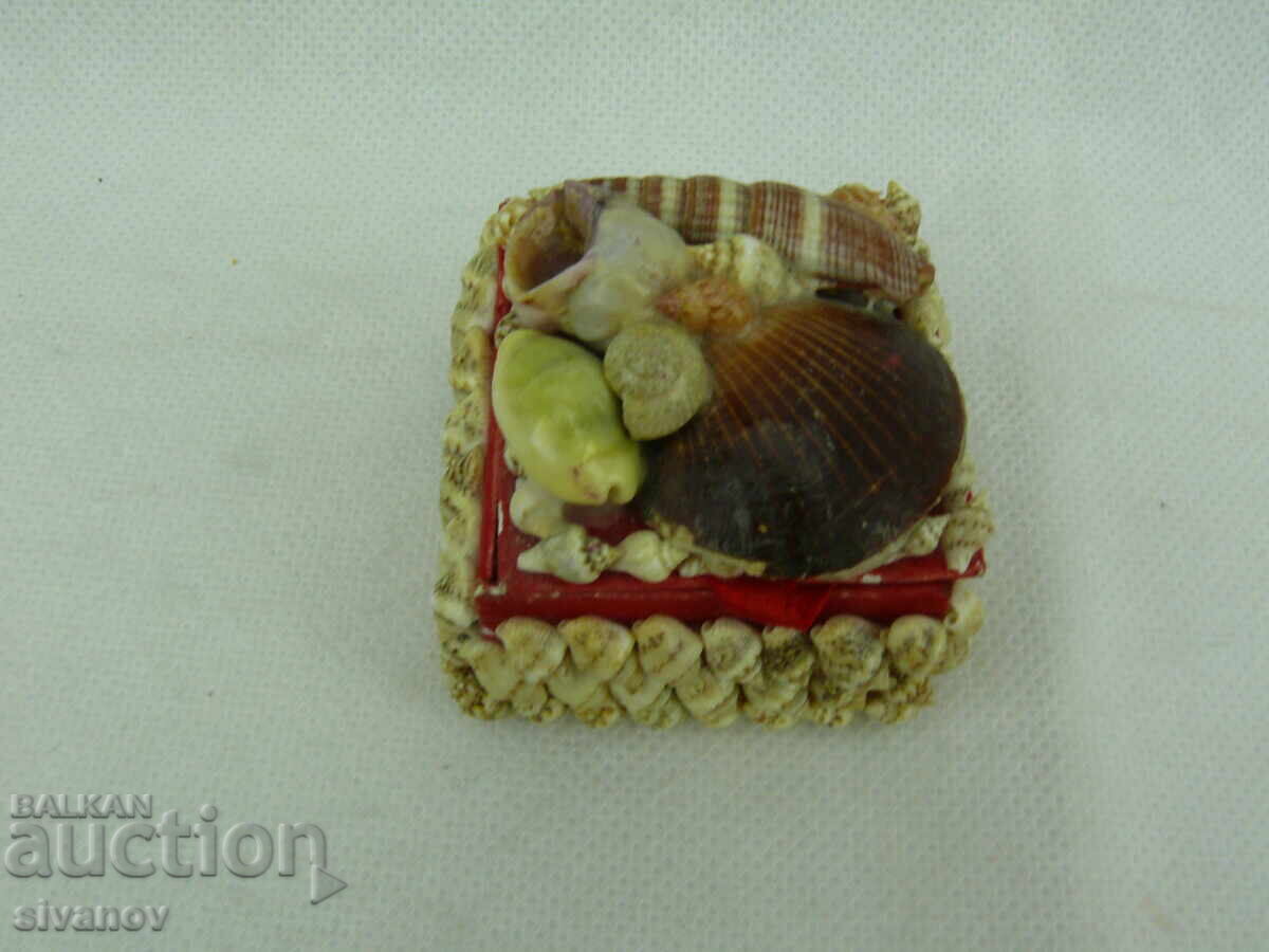 Παλιό διακοσμητικό κουτί με κοχύλια #2514 με τιμή 14.99 BGN | € 7.66