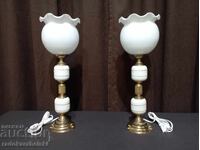 Set de două lămpi din porțelan cu abajururi din sticlă albă