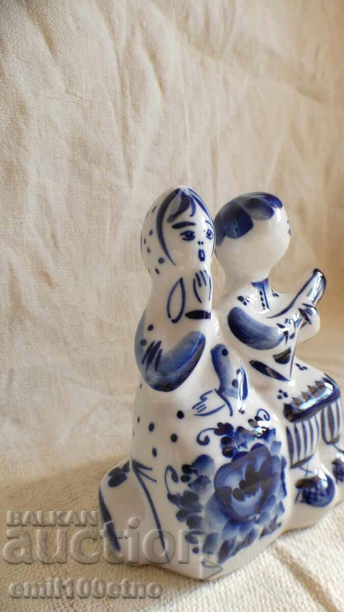 Авторска Фигура - автор Денисов - порцелан Гжель Русия с цена 45.00 лв. | € 23.01