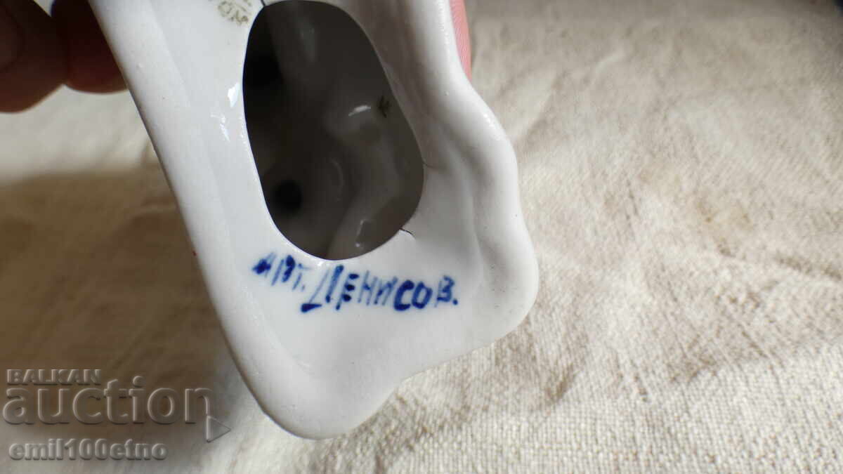 Авторска Фигура - автор Денисов - порцелан Гжель Русия - 6