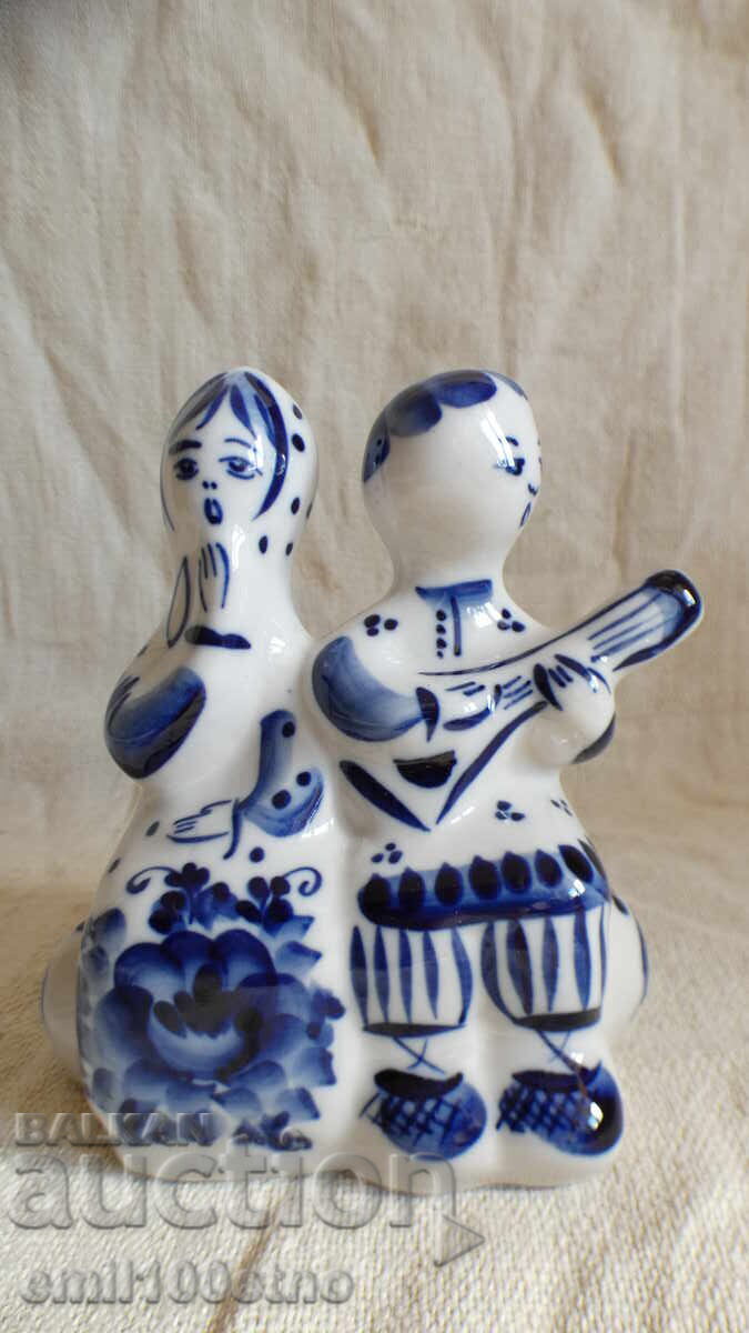 Авторска Фигура - автор Денисов - порцелан Гжель Русия