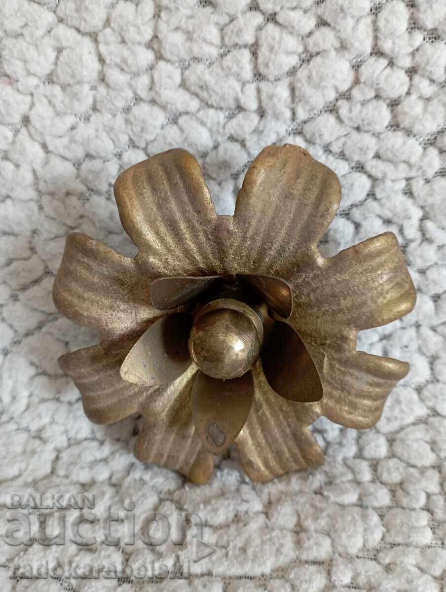 Δημοπρασία Πέντε τεμάχια ορειχάλκινα λουλούδια - διακοσμητικά ορείχαλκου