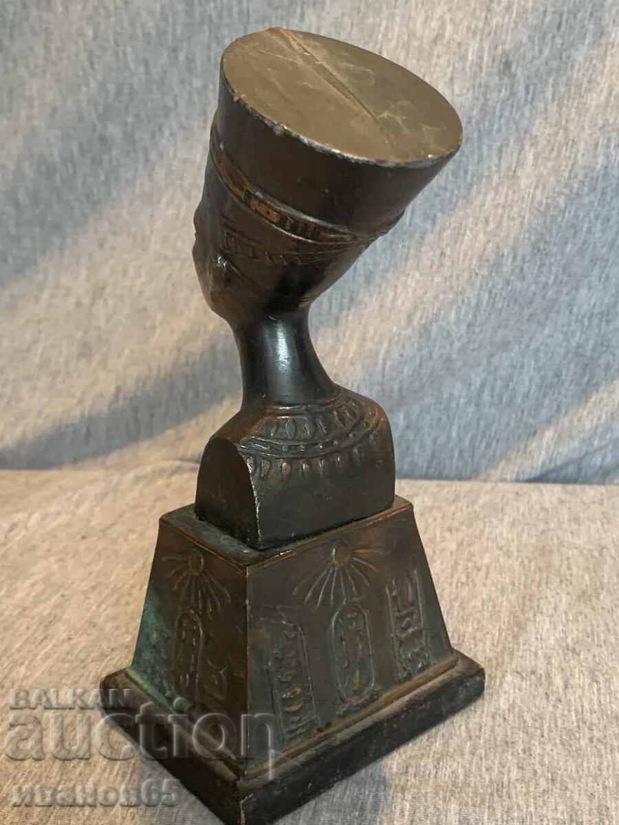 Auction Nefertiti Egyptian Sculpture, Bust Auction Nefertiti Egyptian Sculpture, Bust