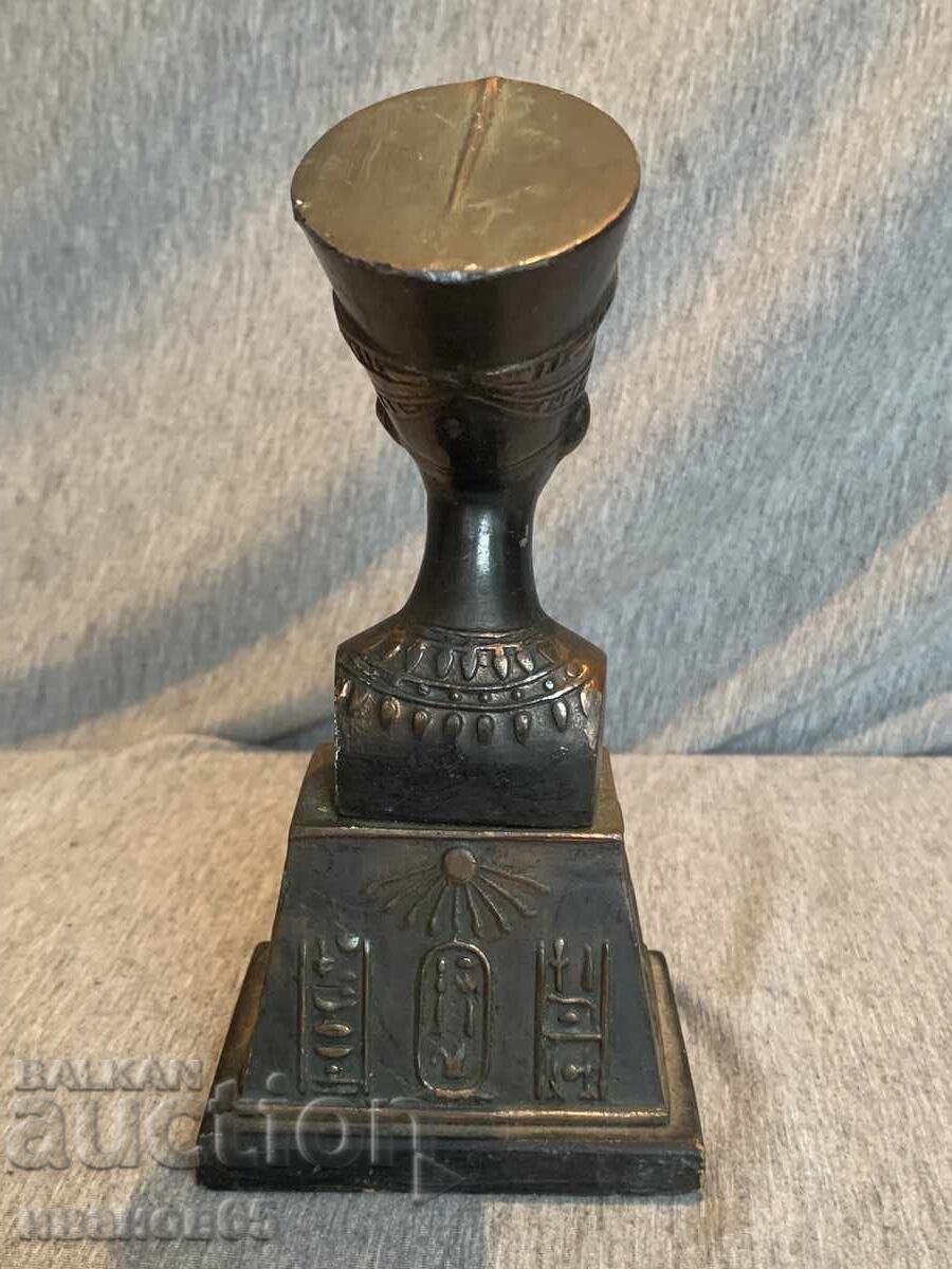 Delivery of Nefertiti Egyptian Sculpture, Bust Delivery of Nefertiti Egyptian Sculpture, Bust