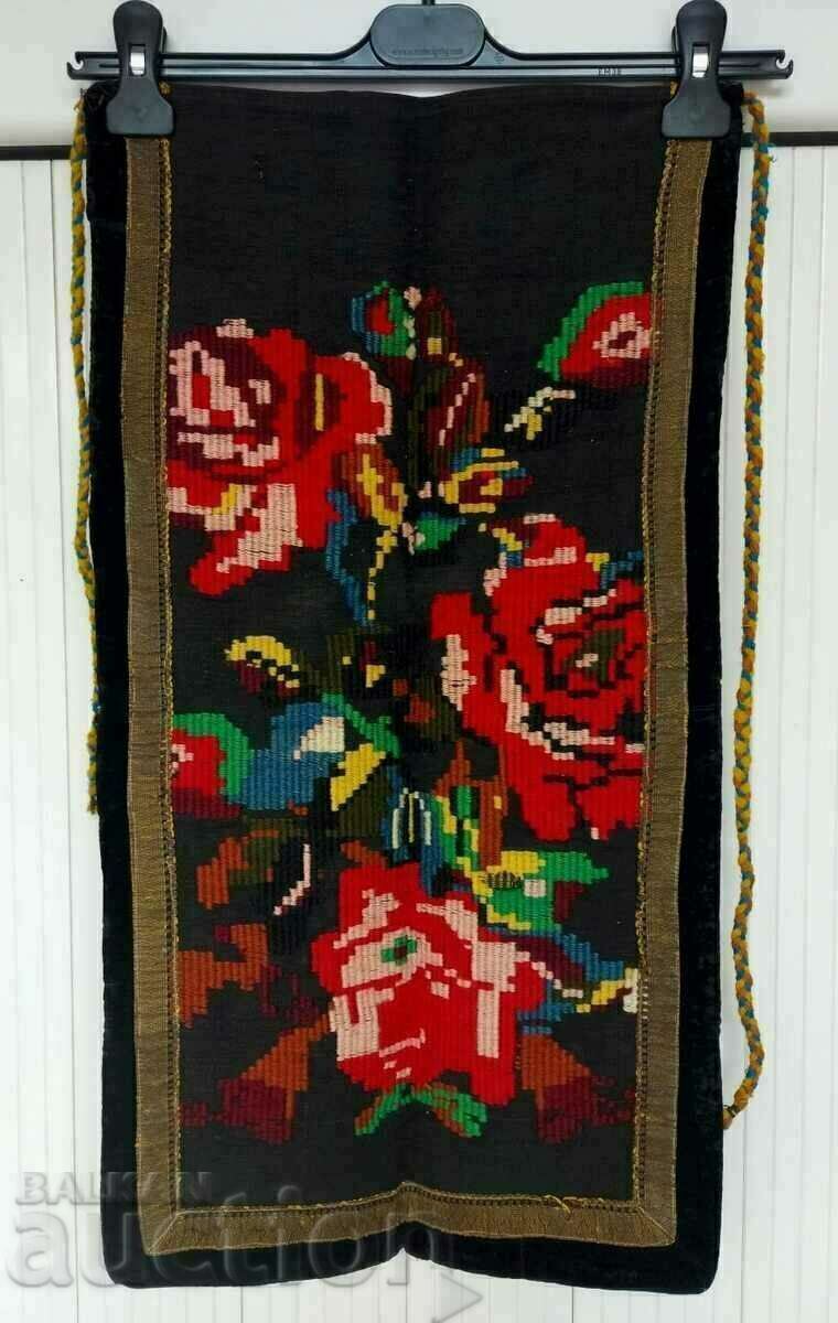 МНОГО СТАРА РЪЧНО БРОДИРАНА СЪРМЕНА ПРЕСТИЛКА СЪРМА с цена 175.00 лв. | € 89.48