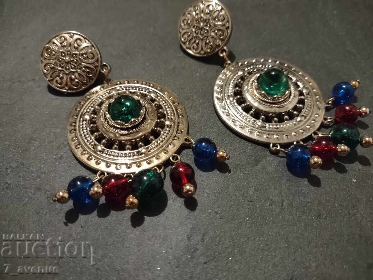 Σκουλαρίκια μακριά ελαφριά εντυπωσιακά 14.10.25 με τιμή 9.00 BGN | € 4.60 Σκουλαρίκια μακριά ελαφριά εντυπωσιακά 14.10.25 με τιμή 9.00 BGN | € 4.60