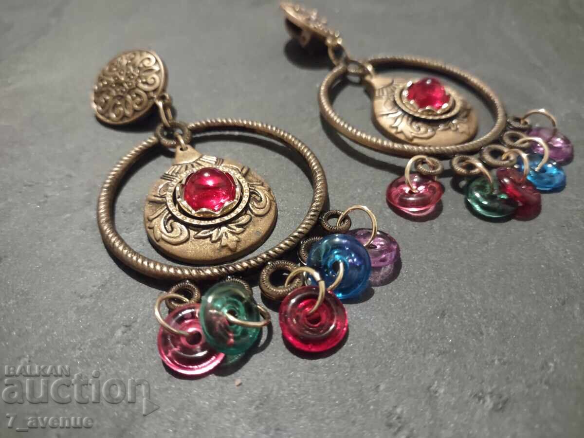 Cercei lungi ușori efectivi 14.10.25 cu preț 9.00 BGN | € 4.60