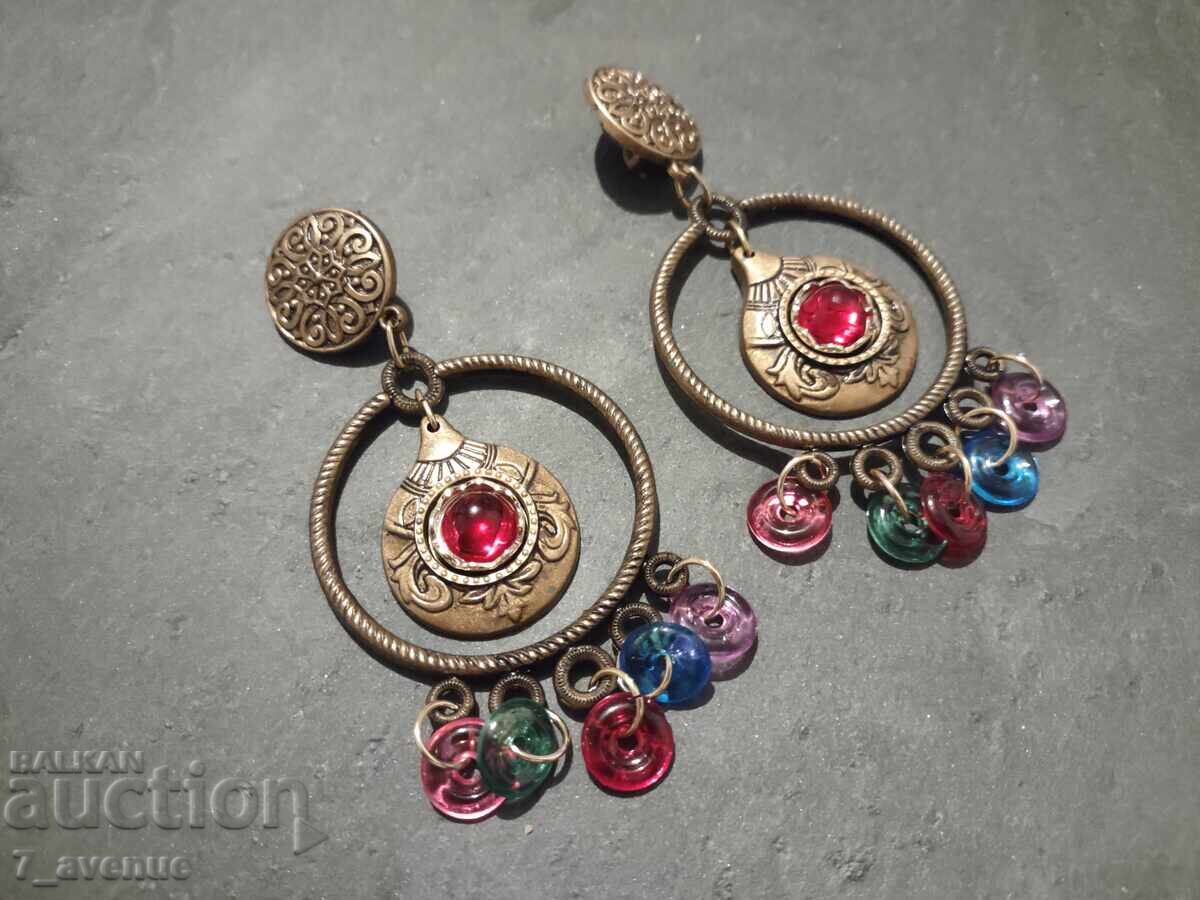 Livrarea Cercei lungi ușori efectivi 14.10.25