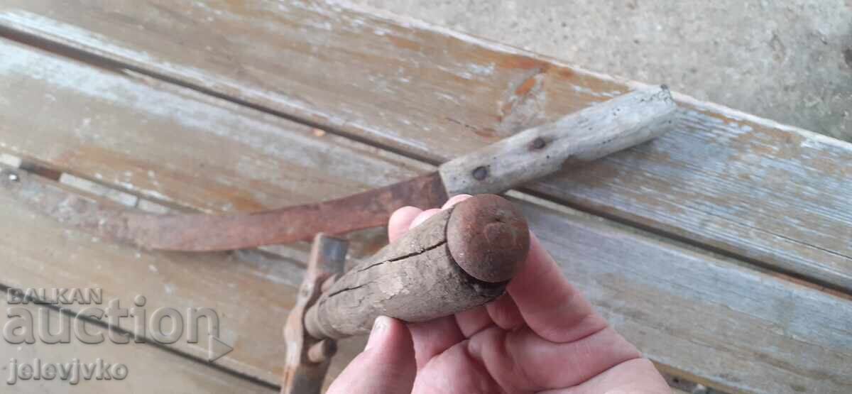 Аукцион Лот възрожденски инструменти Аукцион Лот възрожденски инструменти