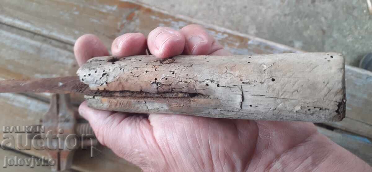 Доставка на Лот възрожденски инструменти Доставка на Лот възрожденски инструменти