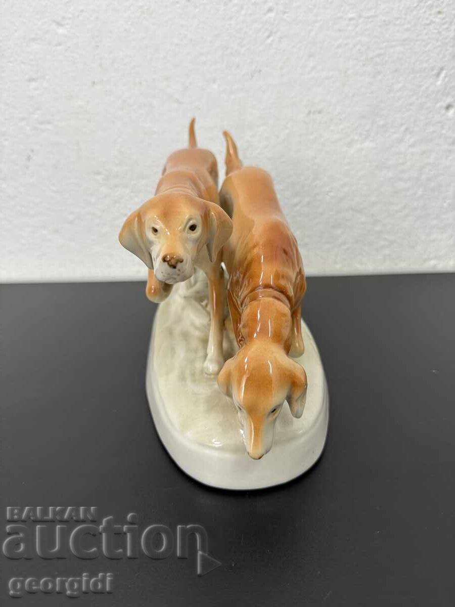 Δημοπρασία Πορσελάνινη φιγούρα Royal Dux κυνηγετικά σκυλιά. Νο. 7478