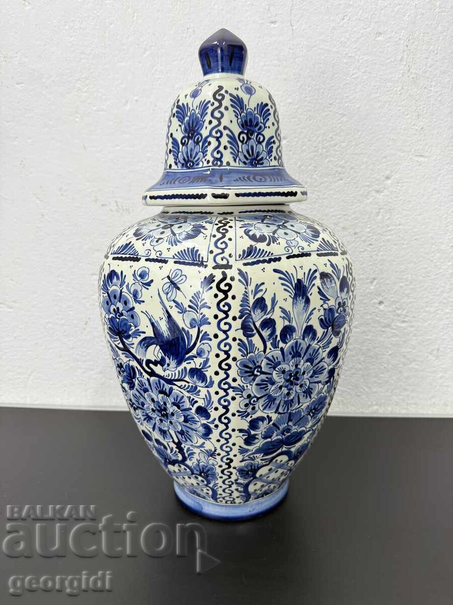 Auction  Porcelain vase / urn - Delft. No. 7481