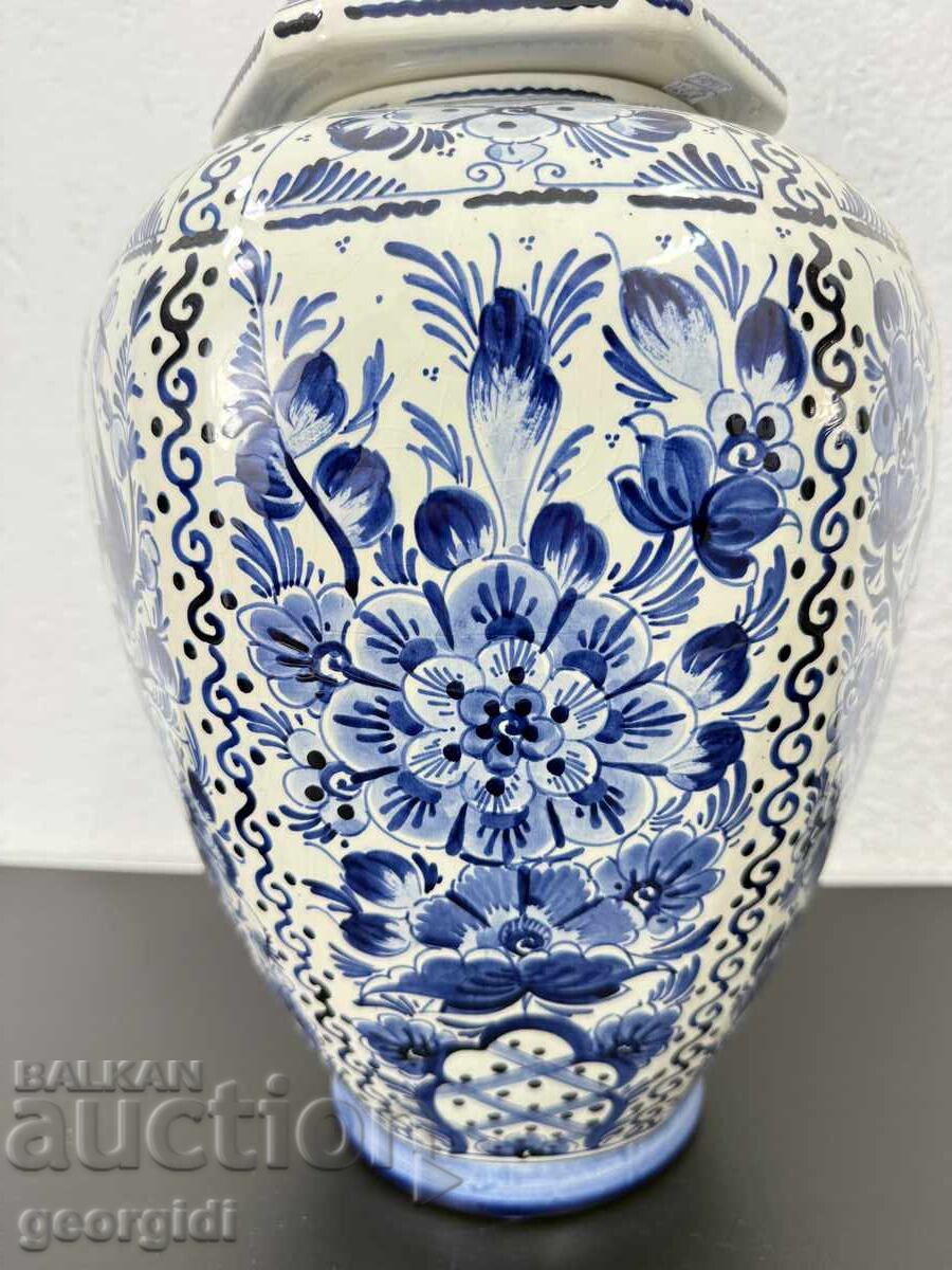 Delivery of Porcelain vase / urn - Delft. No. 7481