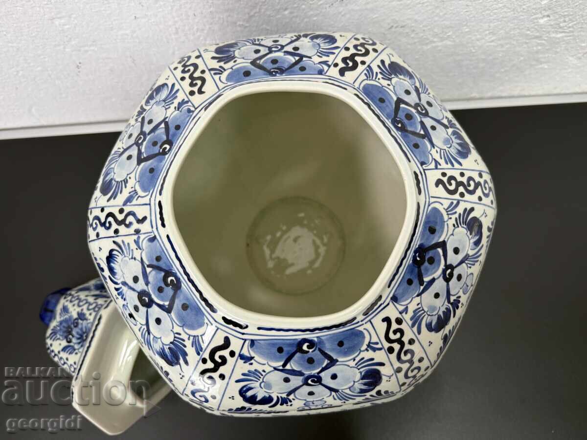 Porcelain vase / urn - Delft. No. 7481 - 6