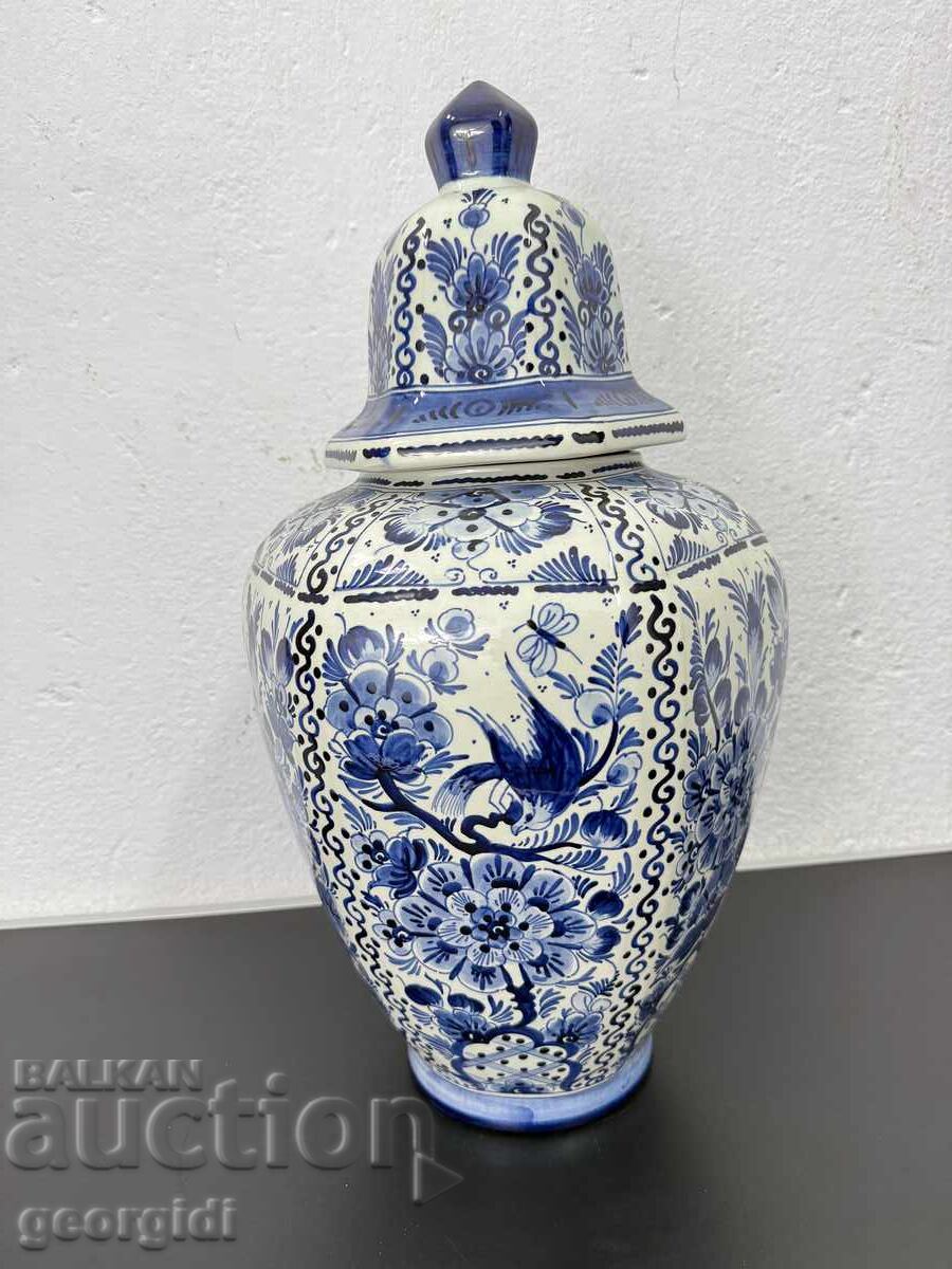 Porcelain vase / urn - Delft. No. 7481