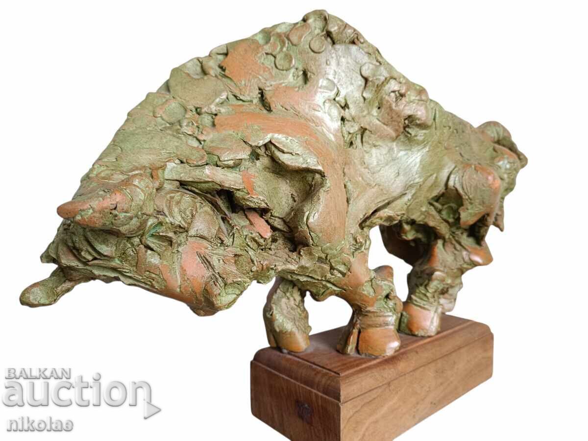 Γλυπτό "Ταύρος" - δημιουργός Σπας Ντότσεφ με τιμή 850.00 BGN | € 434.60 Γλυπτό "Ταύρος" - δημιουργός Σπας Ντότσεφ με τιμή 850.00 BGN | € 434.60