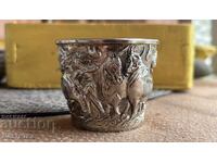 Ceașcă de argint cu scene antice