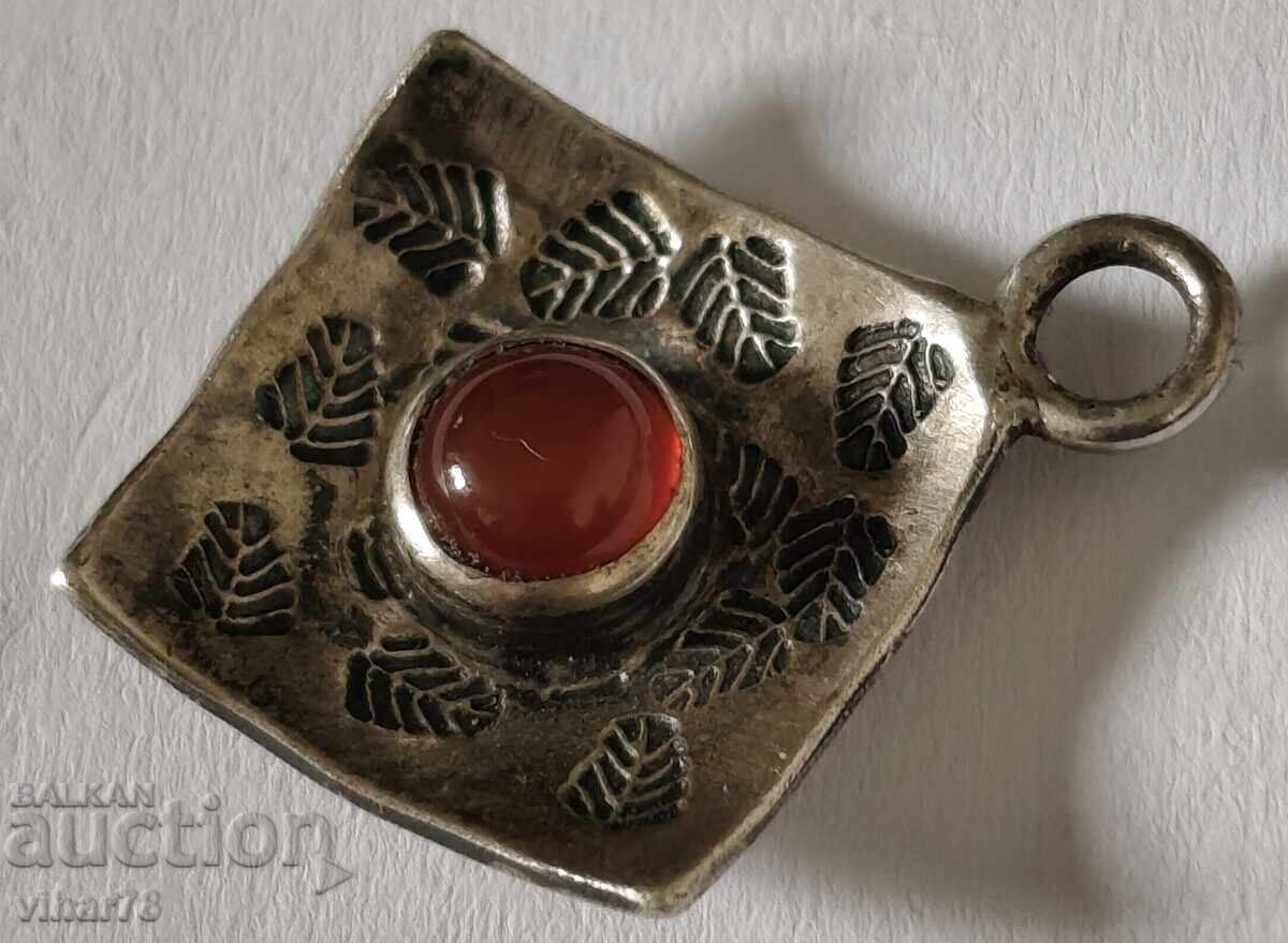 Delivery of Silver pendant
