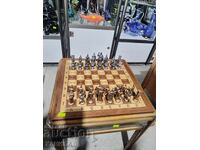 ȘAH FRUMOS CU FIGURI METALICE