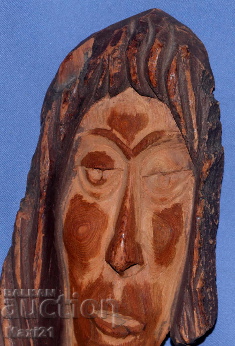 Auction Hand-carved wooden figurine, wall decoration Auction Hand-carved wooden figurine, wall decoration