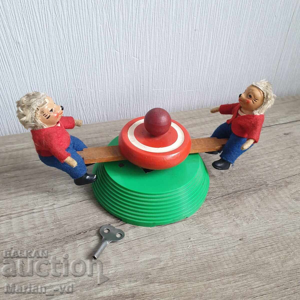 Παράδοση Ρετρό παιχνίδι σκαντζόχοιρος με μηχανισμό κουρδίσματος, περιστρεφόμενο, λειτουργικό