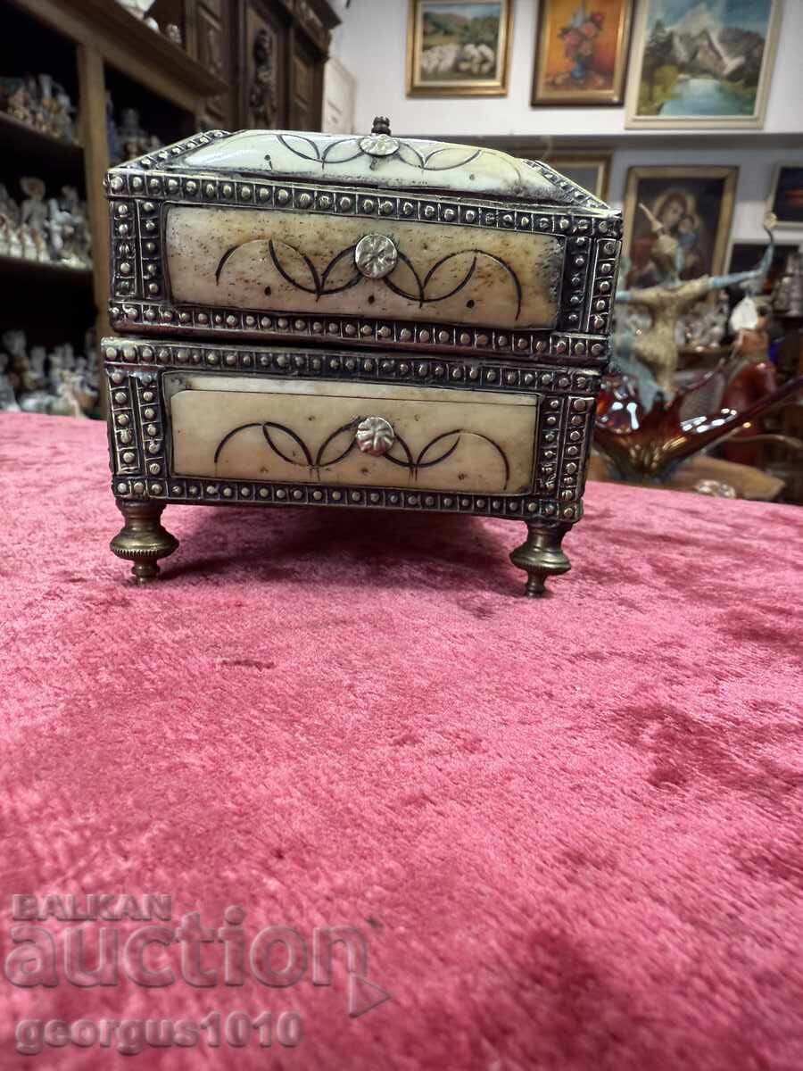 Δημοπρασία Παλιό κουτί κοσμημάτων №7479 Δημοπρασία Παλιό κουτί κοσμημάτων №7479