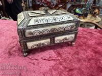 Cutie veche de bijuterii nr. 7479