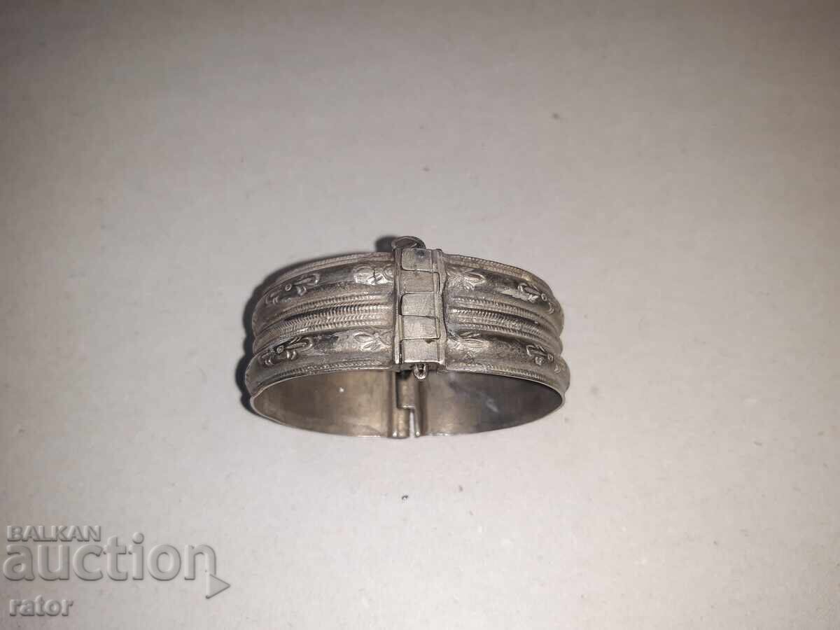 Auction  Authentic Revival silver bracelet