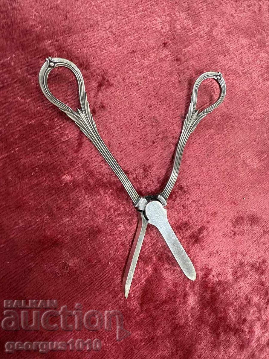 Delivery of Silver-plated grape shears No. 7484
