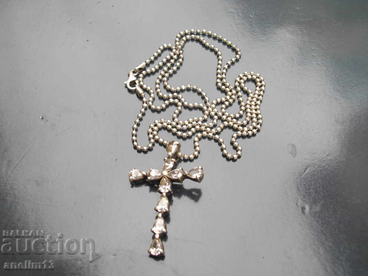 Livrarea MARE CRUCE DE ARGINT CU LANȚ