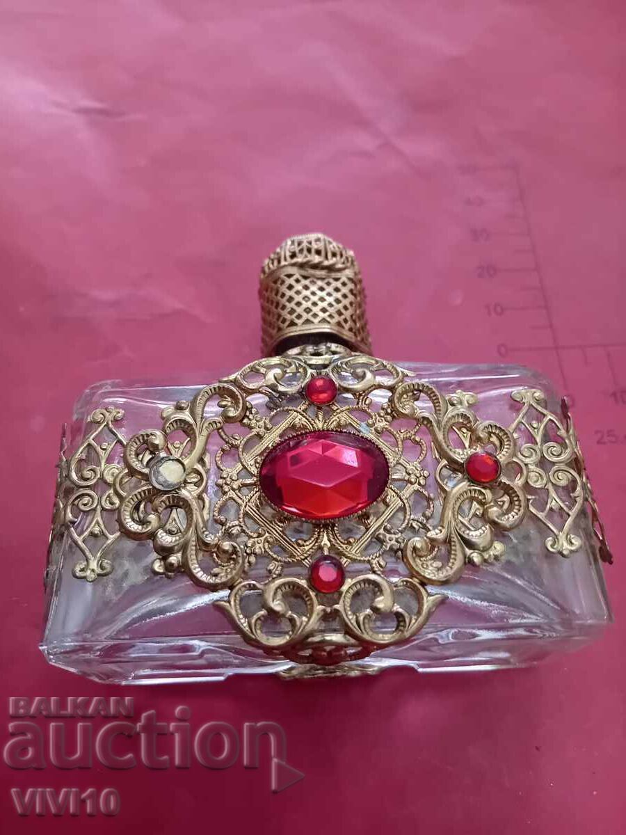 Antique perfume bottle with price 60.00 BGN | € 30.68 Antique perfume bottle with price 60.00 BGN | € 30.68