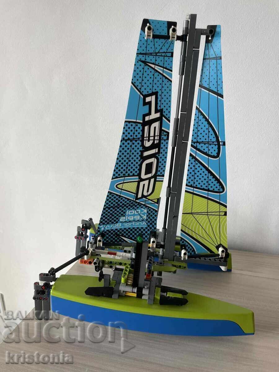 LEGO Technic Catamaran 42105