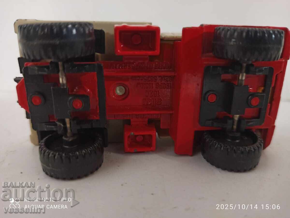 Delivery of Old toy Siku truck Mercedes Unimog U1500