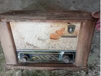 Un radio vechi