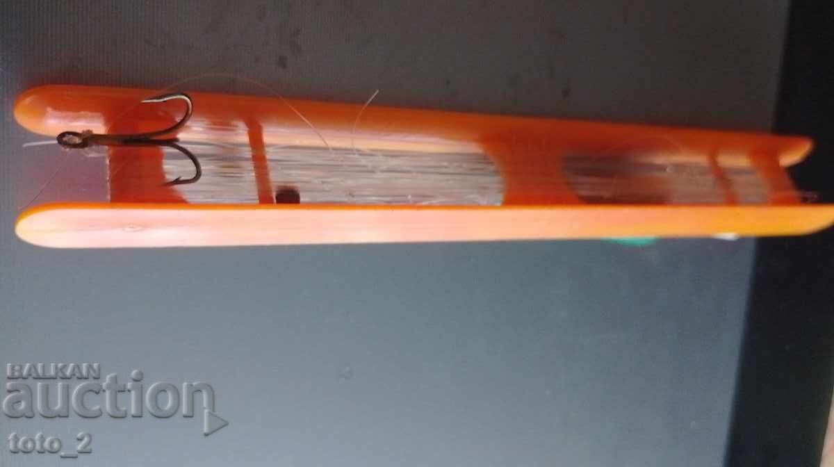 ΠΑΛΙΟ ΚΟΡΔΟΝΙ ΜΕ ΦΕΛΛΟ ΚΑΙ ΤΡΙΠΛΟ ΑΓΚΙΣΤΡΙ (ΑΓΚΙΣΤΡΙ) με τιμή 2.99 BGN | € 1.53